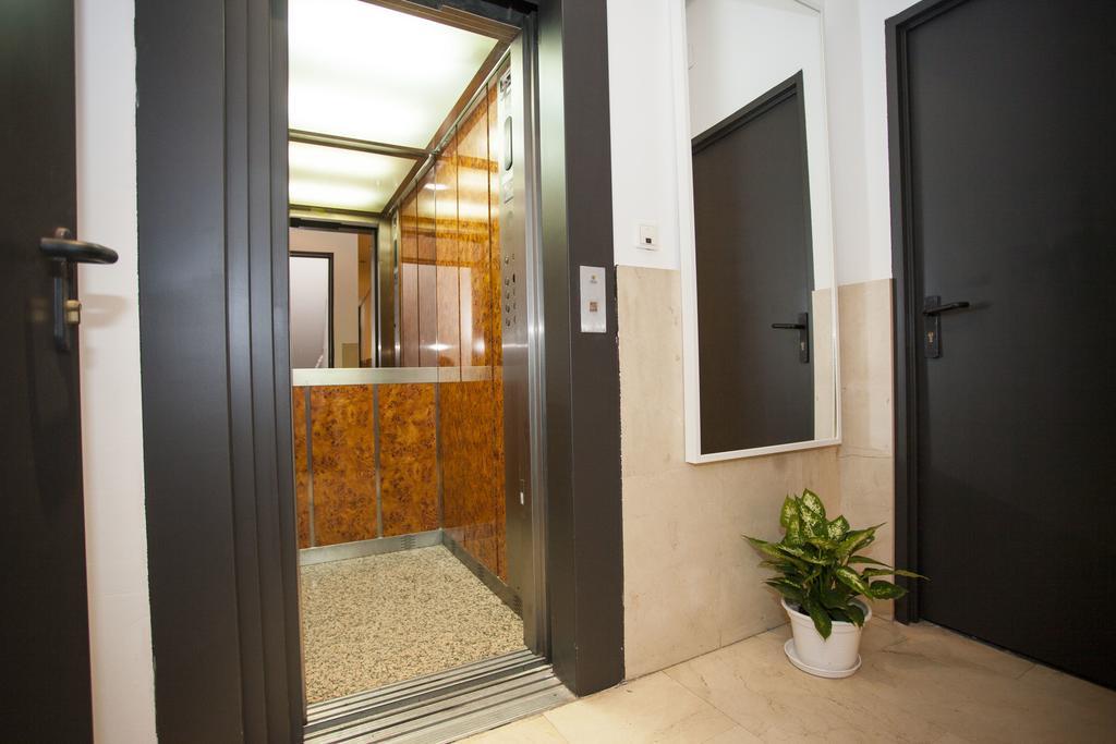 Fuencarral Apartments Madrid Exterior photo